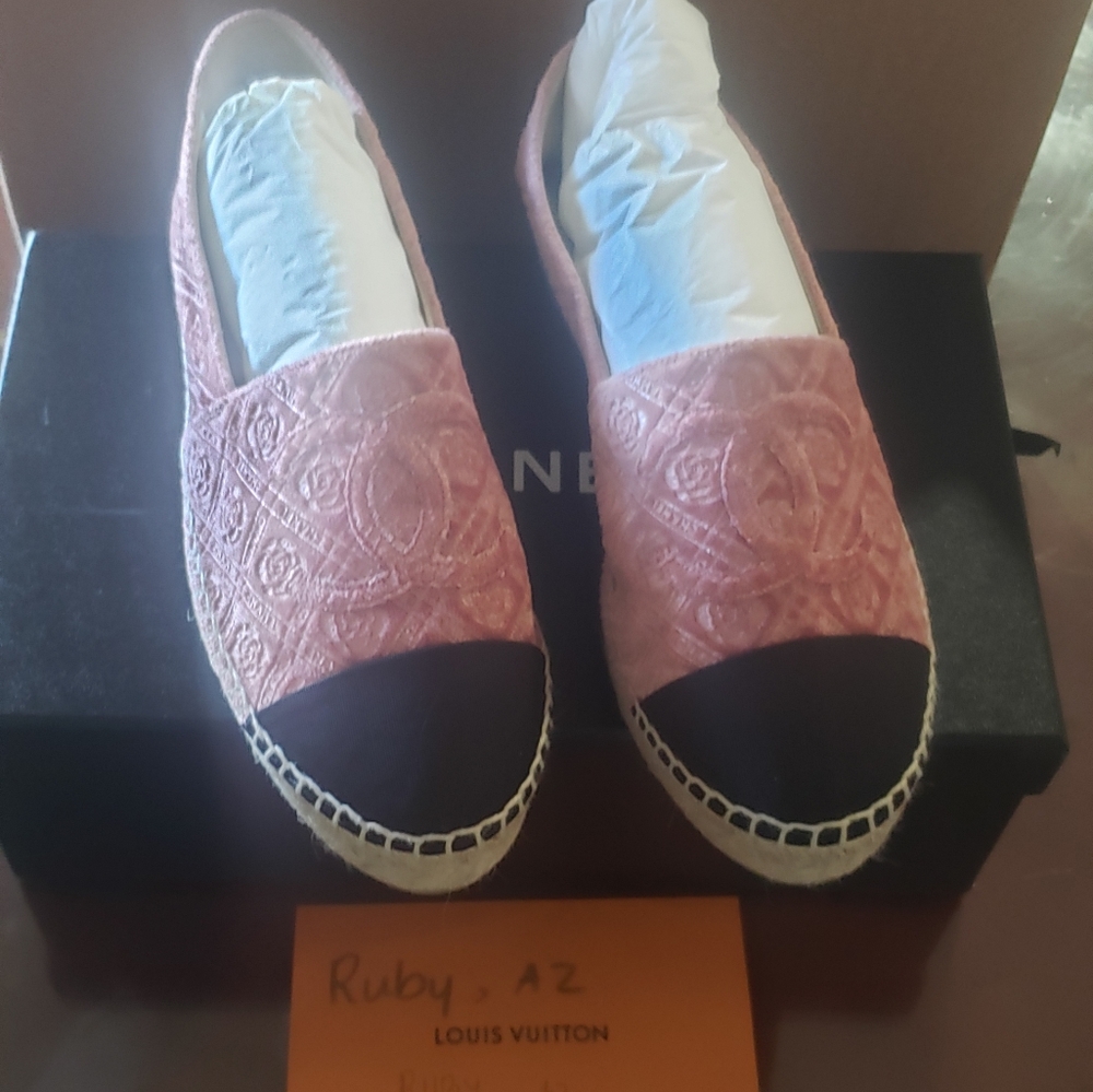 Chanel espadrille size 37, new